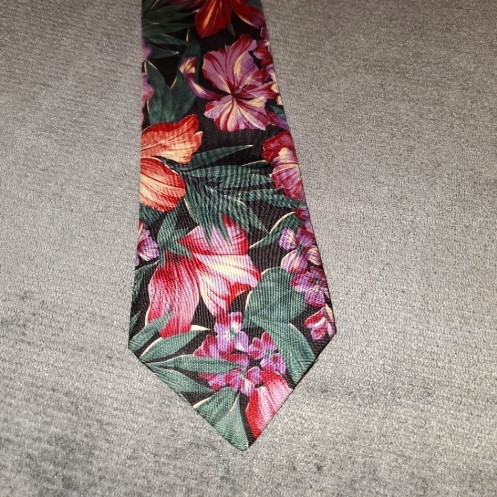 Hawaiian Flower Christian Dior Necktie - NWOT